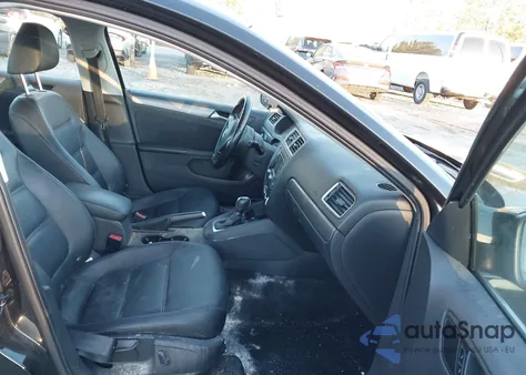 2014 Volkswagen Jetta 2.0L Tdi from USA, damaged, VIN 3VWLL7AJ9EM444564